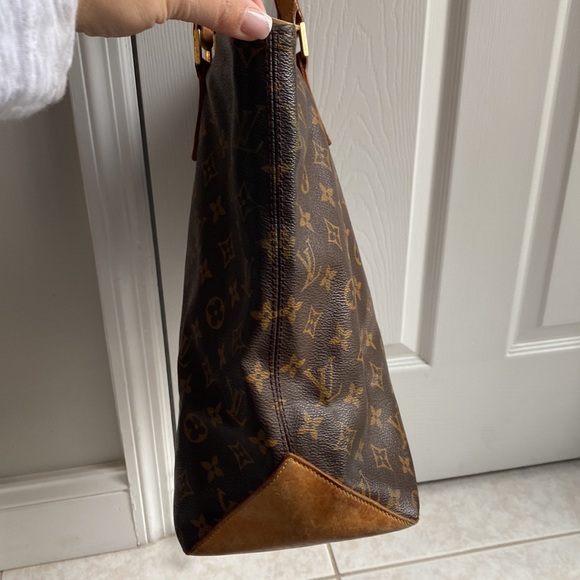 Authentic Louis Vuitton Monogram Cabas Mezzo Tote - Picture 4 of 16